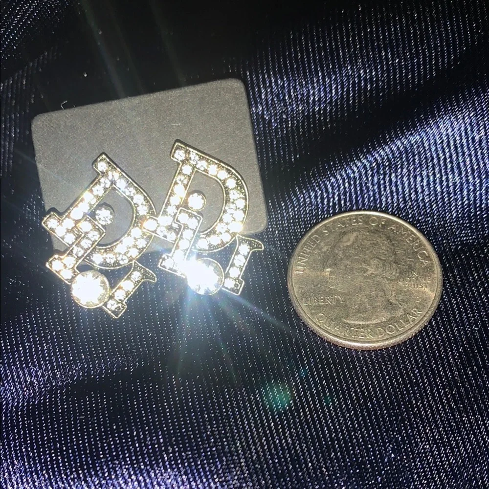 Fashion Crystal Logo Earrings - Picture 3 of 6